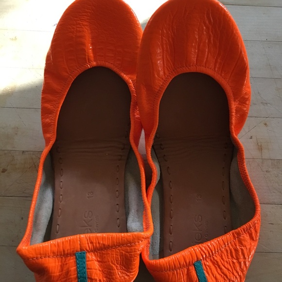 orange tieks